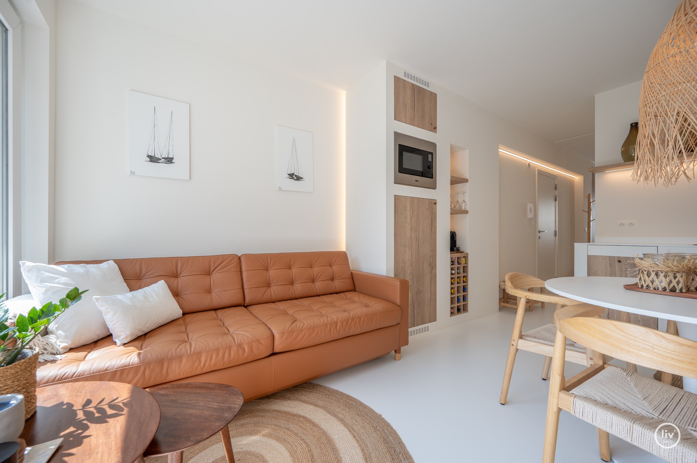 Appartement r&#233;nov&#233; de style ibiza avec 1 chambre, situ&#233; au centre de la Zoutelaan &#224; Knokke. 