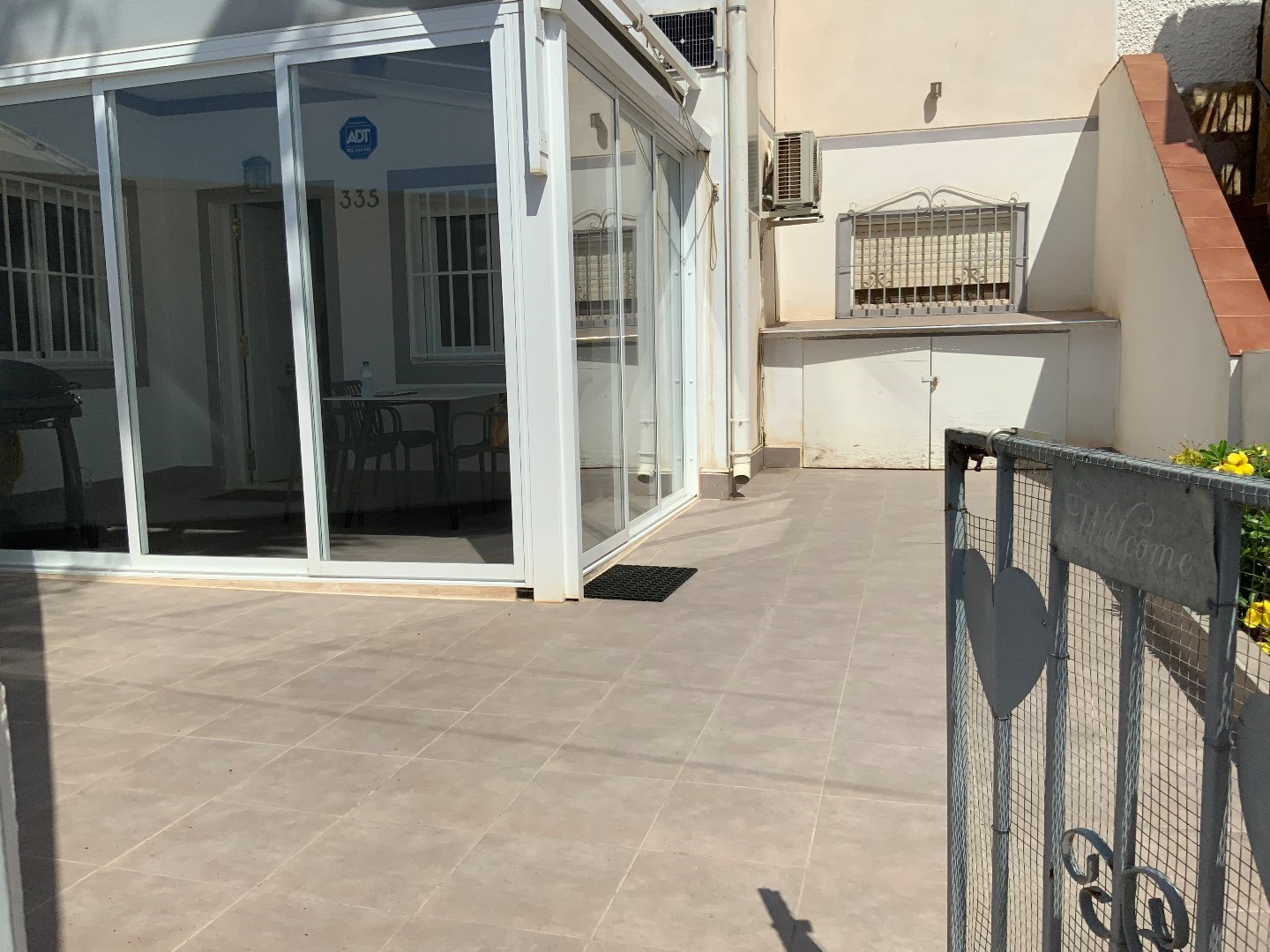 IDEALE INVESTERING volledig gemeubeld gelijkvloers appartement met 2 slaapkamers nabij de Zoutmeren in Torrevieja 