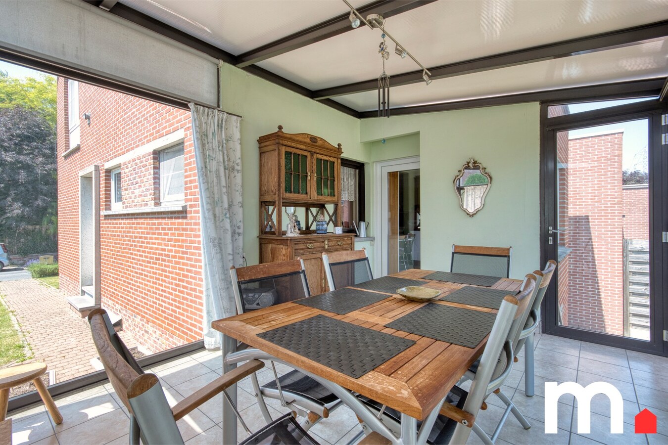 Halfopen kloeke woning met 3 slaapkamers en zonnige tuin in Heule. ! 