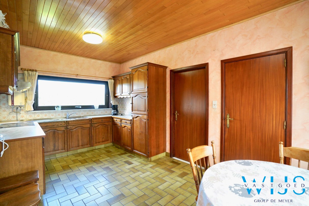 Zeer goed onderhouden woonhuis op 1.165m&#178; te ERTVELDE ! 