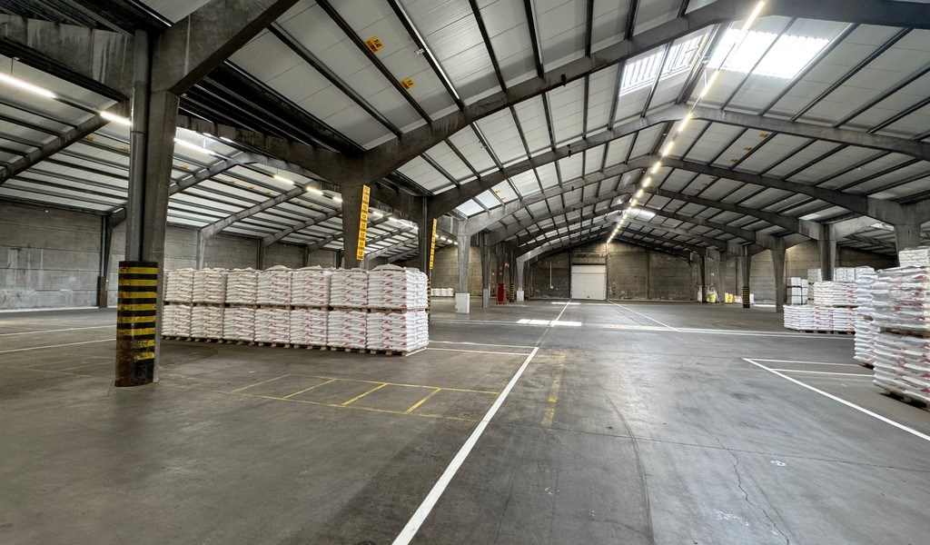 Magazijn te huur in Schomhoeve Logistic Center in haven Antwerpen