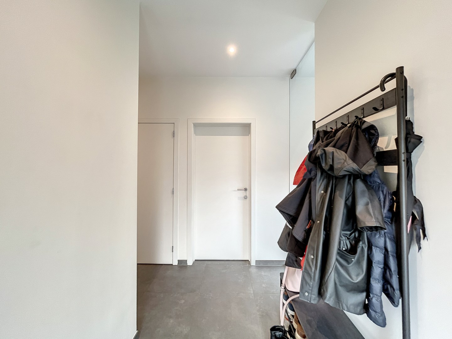 Gelijkvloers appartement met 3 slpks, terras en garage 