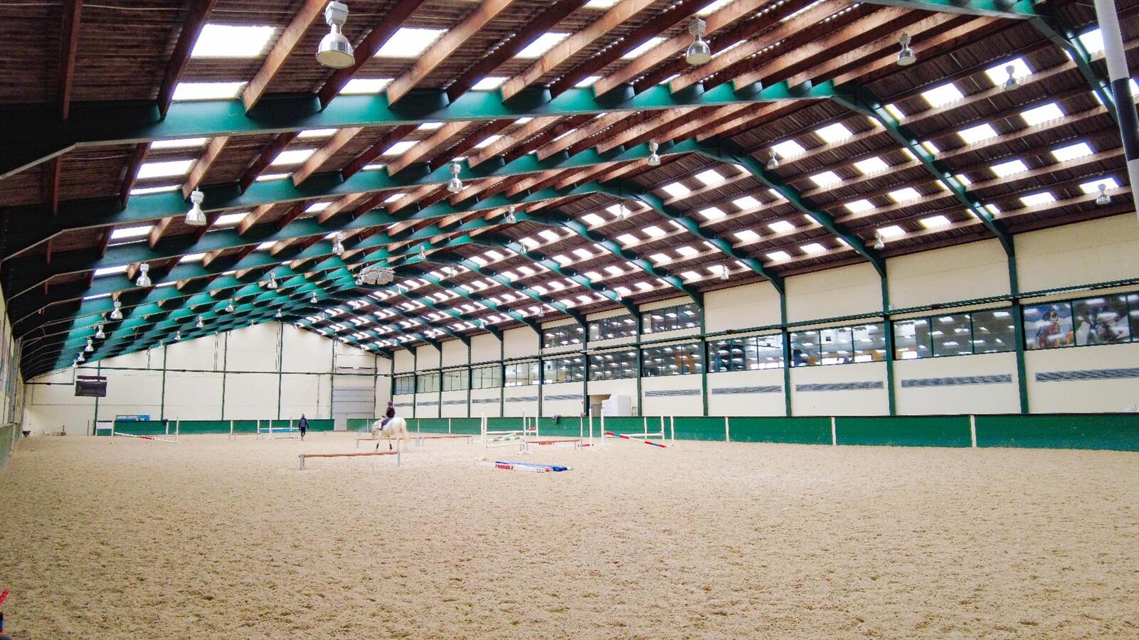 Exclusive professional equestrian center on more than 16ha at Rebecq (Walloon Brabant; Brussels; Belgium) 