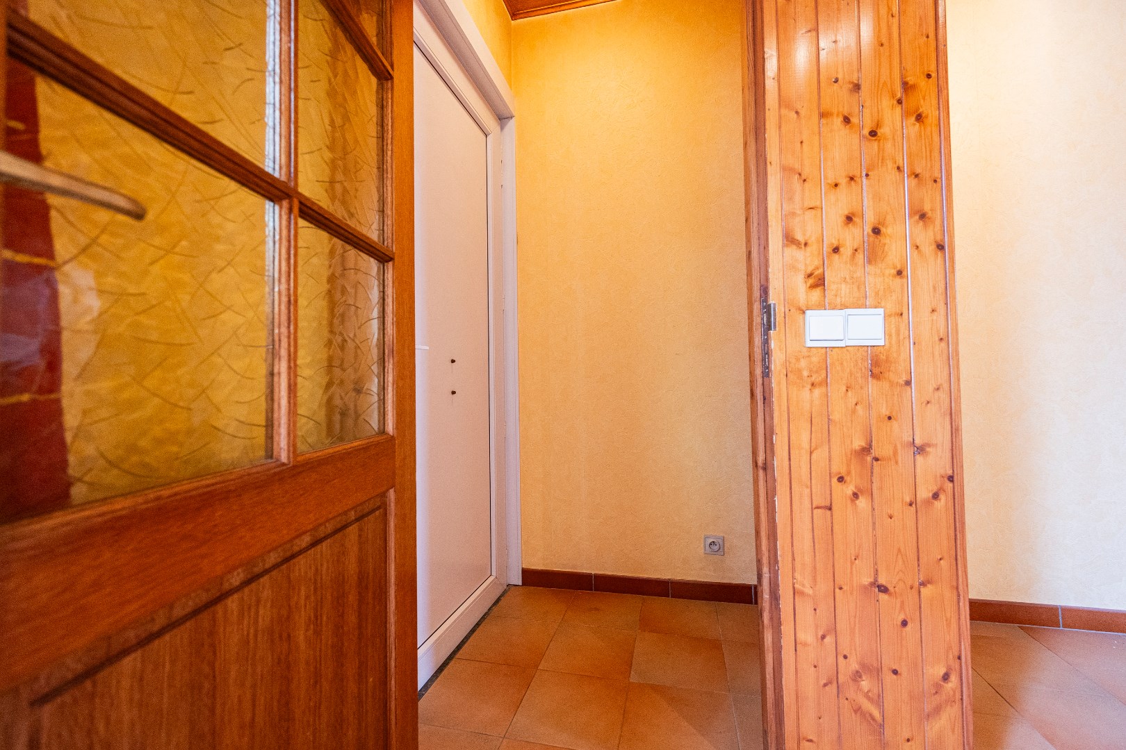 Te renoveren woning met 4 slpks en tuin te Huizingen 
