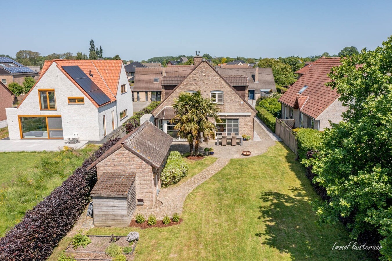 Aantrekkelijke villa met achterliggend weiland op ca. 66a te Zemst (Vlaams-Brabant) 