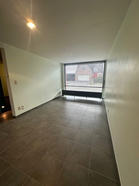 Ruim appartement met &#233;&#233;n slaapkamer , tuin en terras rustig gelegen in Geel! 