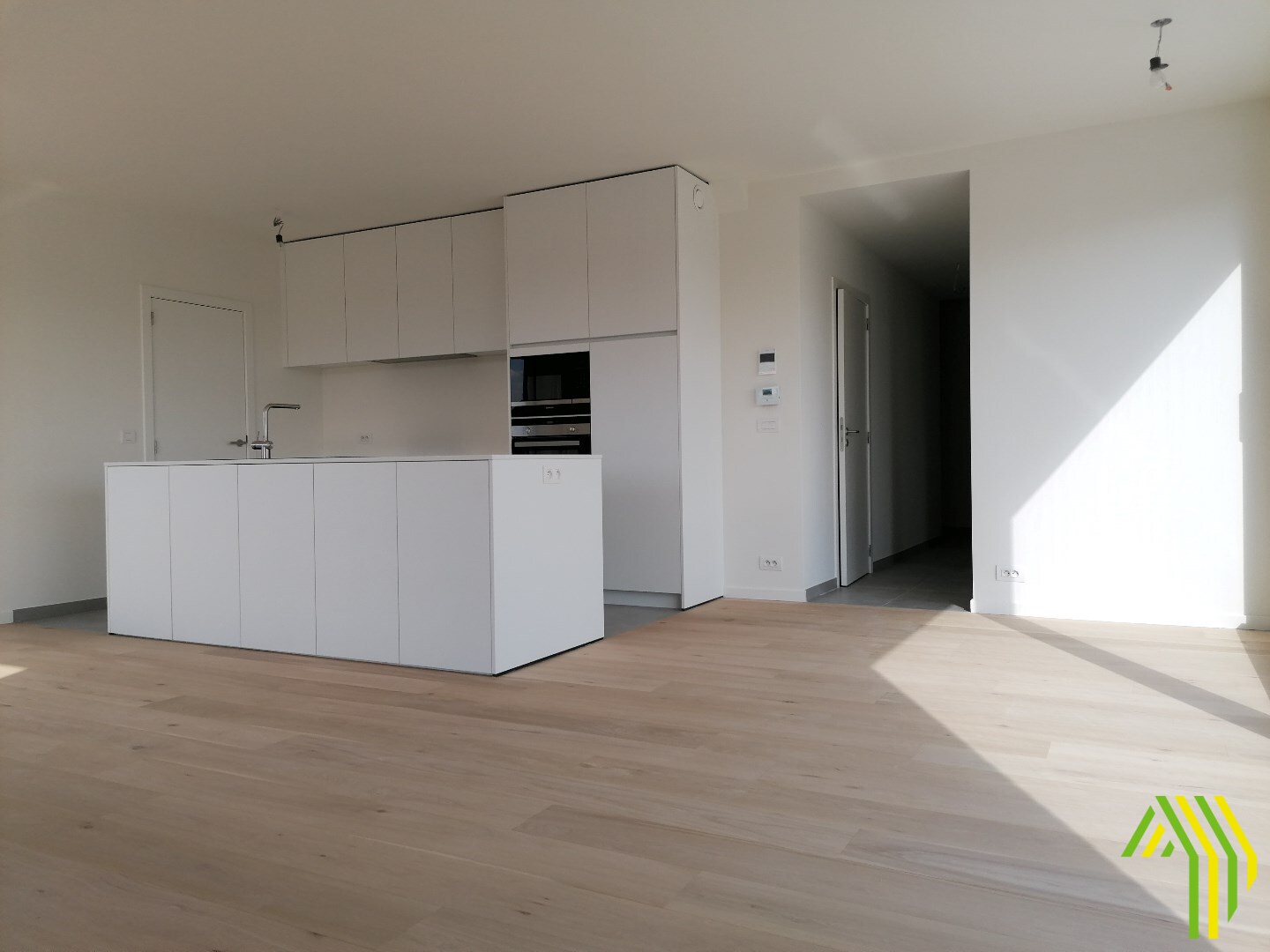 Nieuwbouwappartement met 2 slaapkamers, 2 terrassen en mogelijkheid tot staanplaats in Waregem 