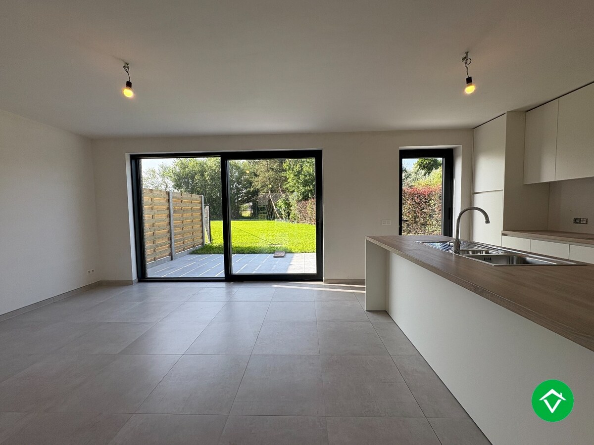 TE HUUR – Energiezuinige nieuwbouwwoning met tuin 