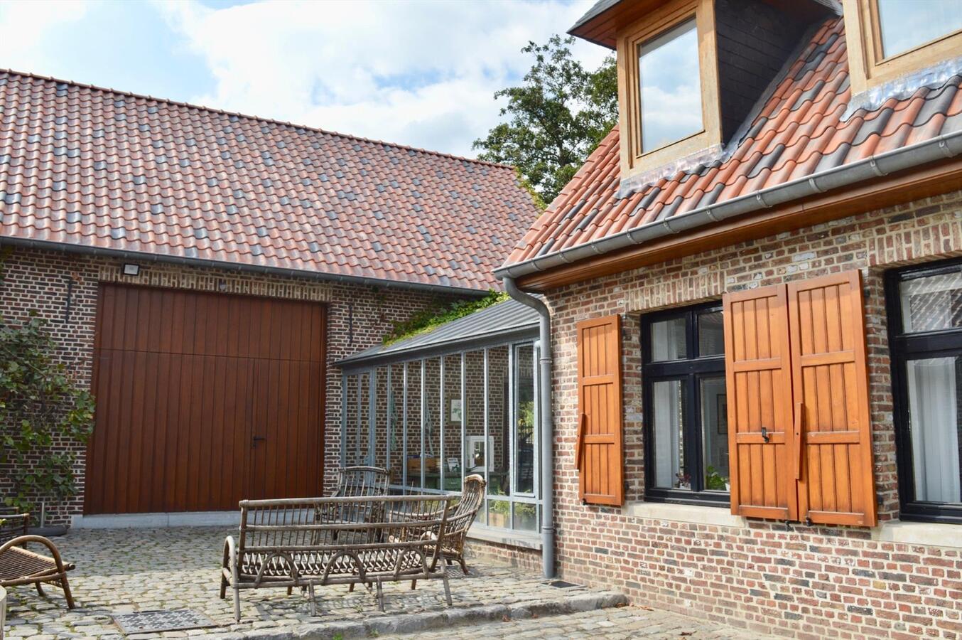 Charmant landhuis met schuur op 15 are (met optie tot aankoop paardenaccommodatie) 