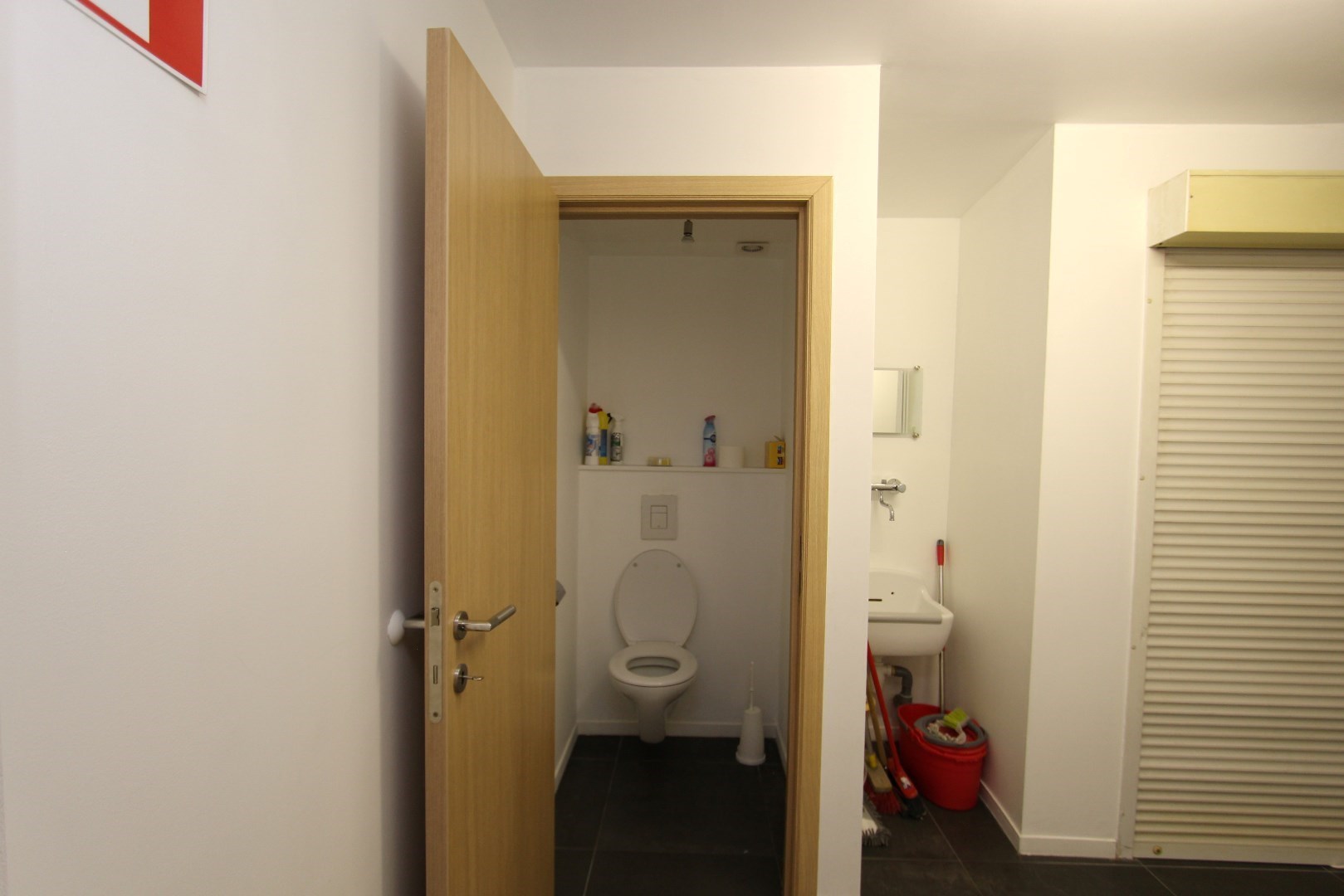 Apart toilet