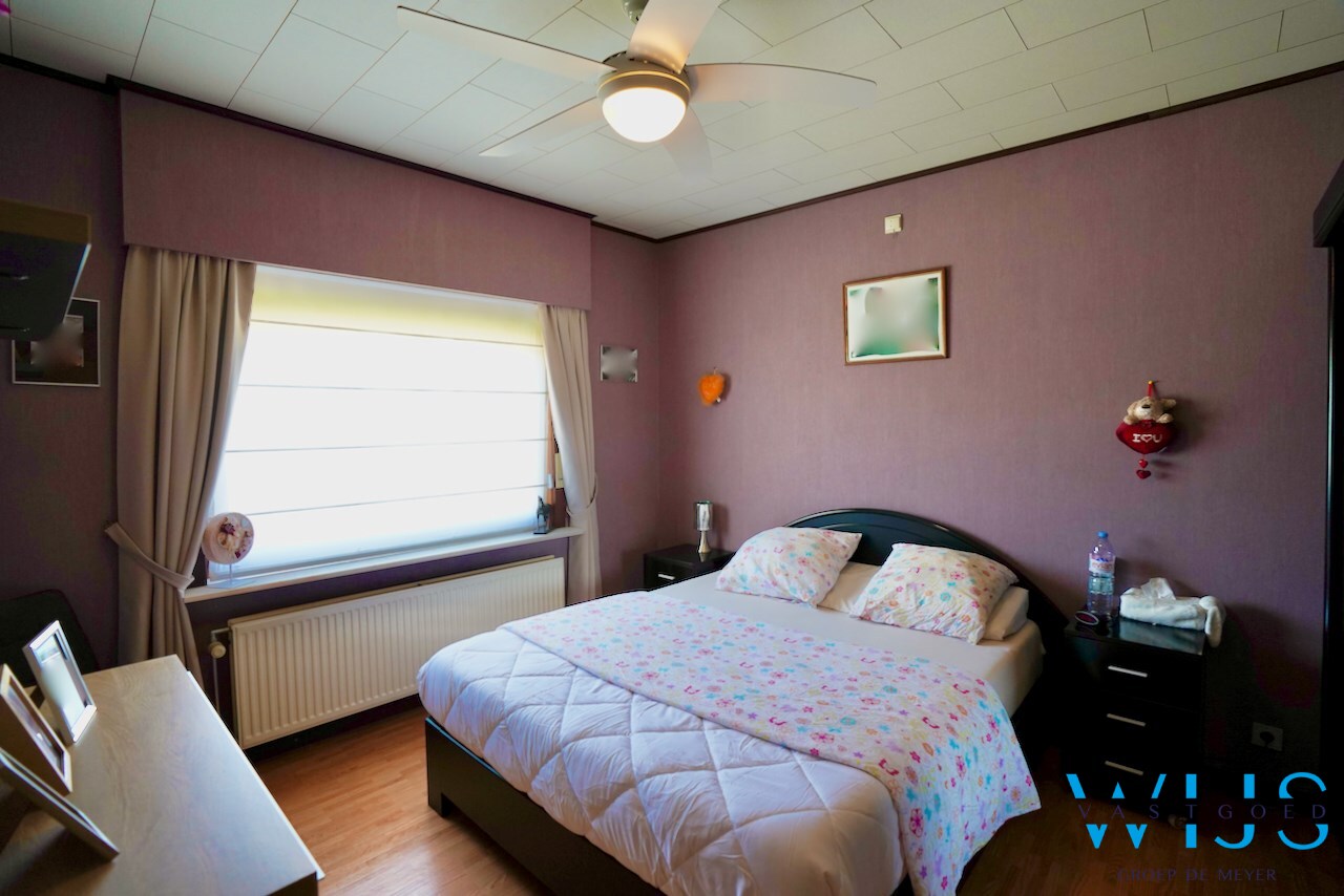 Woonhuis op 1000m&#178; in hartje Ertvelde ! 