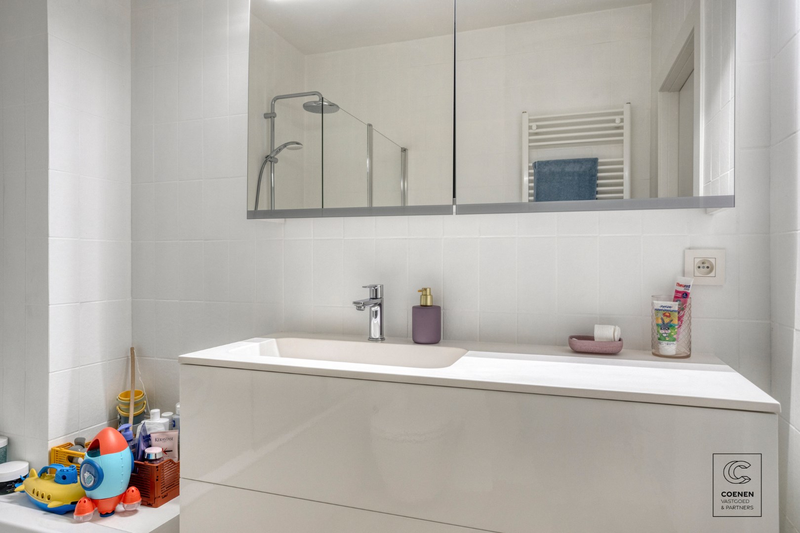 Prachtig appartement van 102 m&#178; met twee slaapkamers te centrum Schilde! 