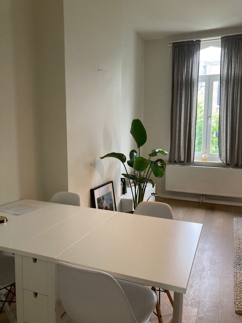 Prachtige instapklare studio van 50 m&#178; op een zeer gunstige ligging te Nationalestraat! 