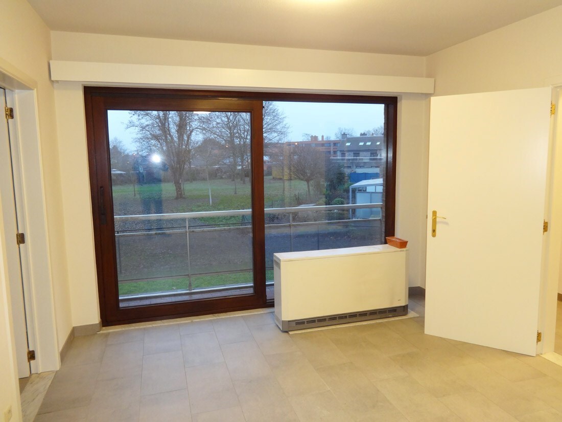 Modern gerenoveerd appartement met terras te Hasselt 