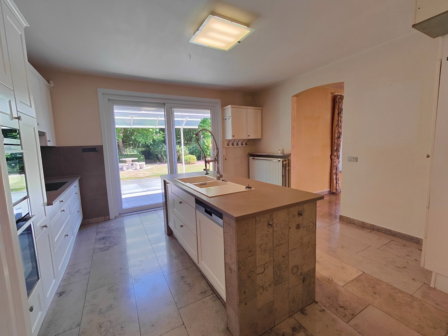 Exclusieve villa op 1.025 m&#178; met hoogwaardige afwerking 