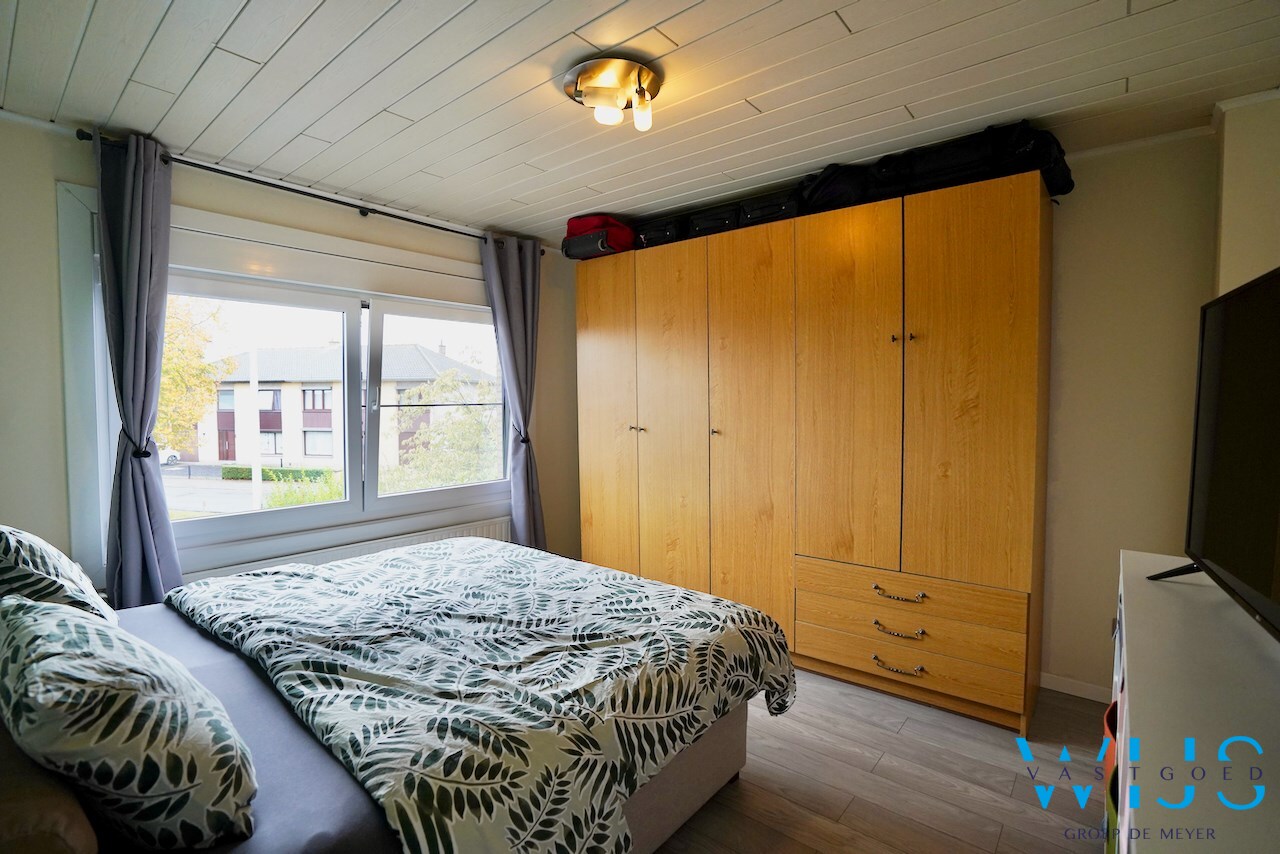 Ruime gezinswoning met 5 slaapkamers te Zelzate! 