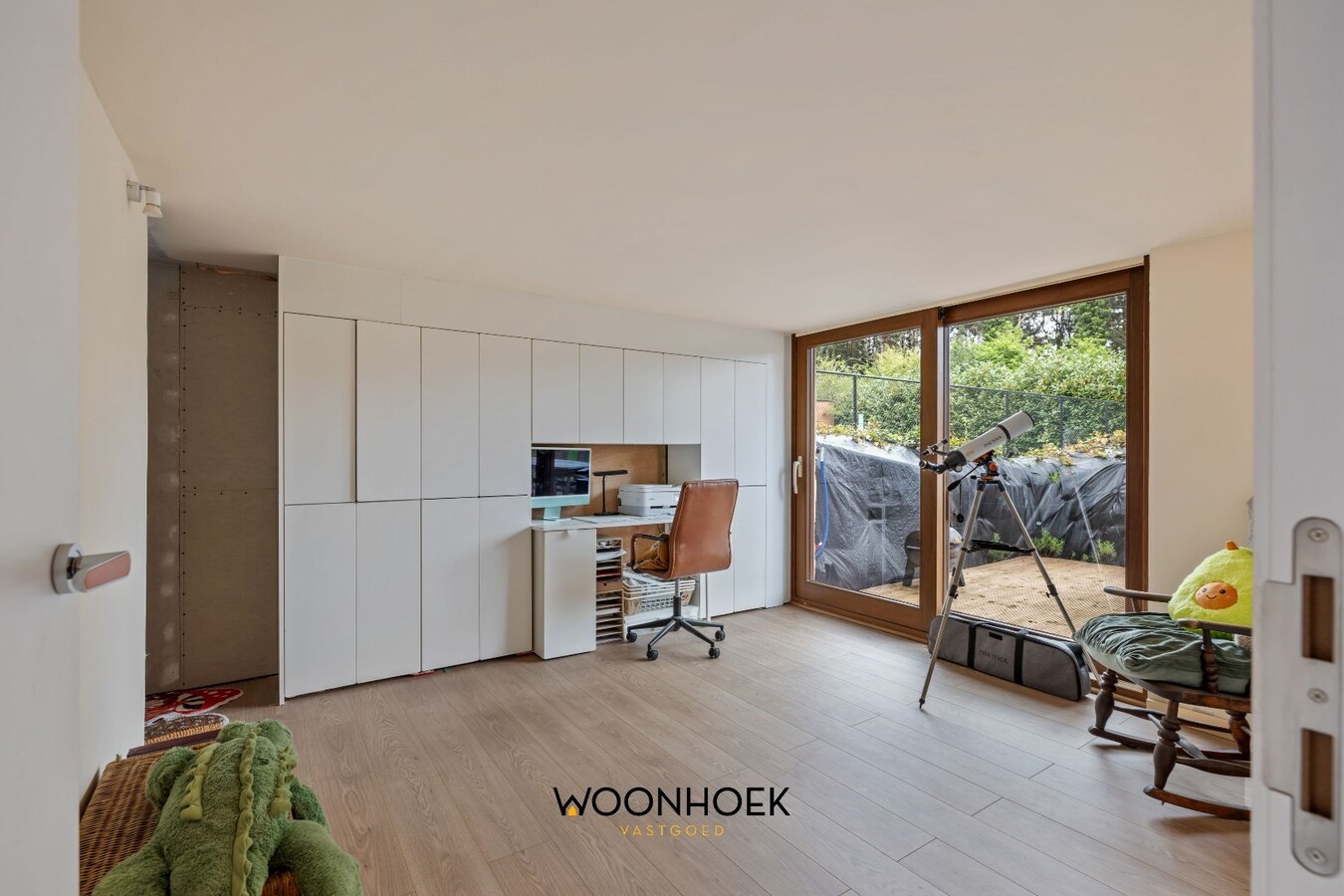 Uitstekend gelegen OB met inpandige garage en grote tuin in Moerbeke! 