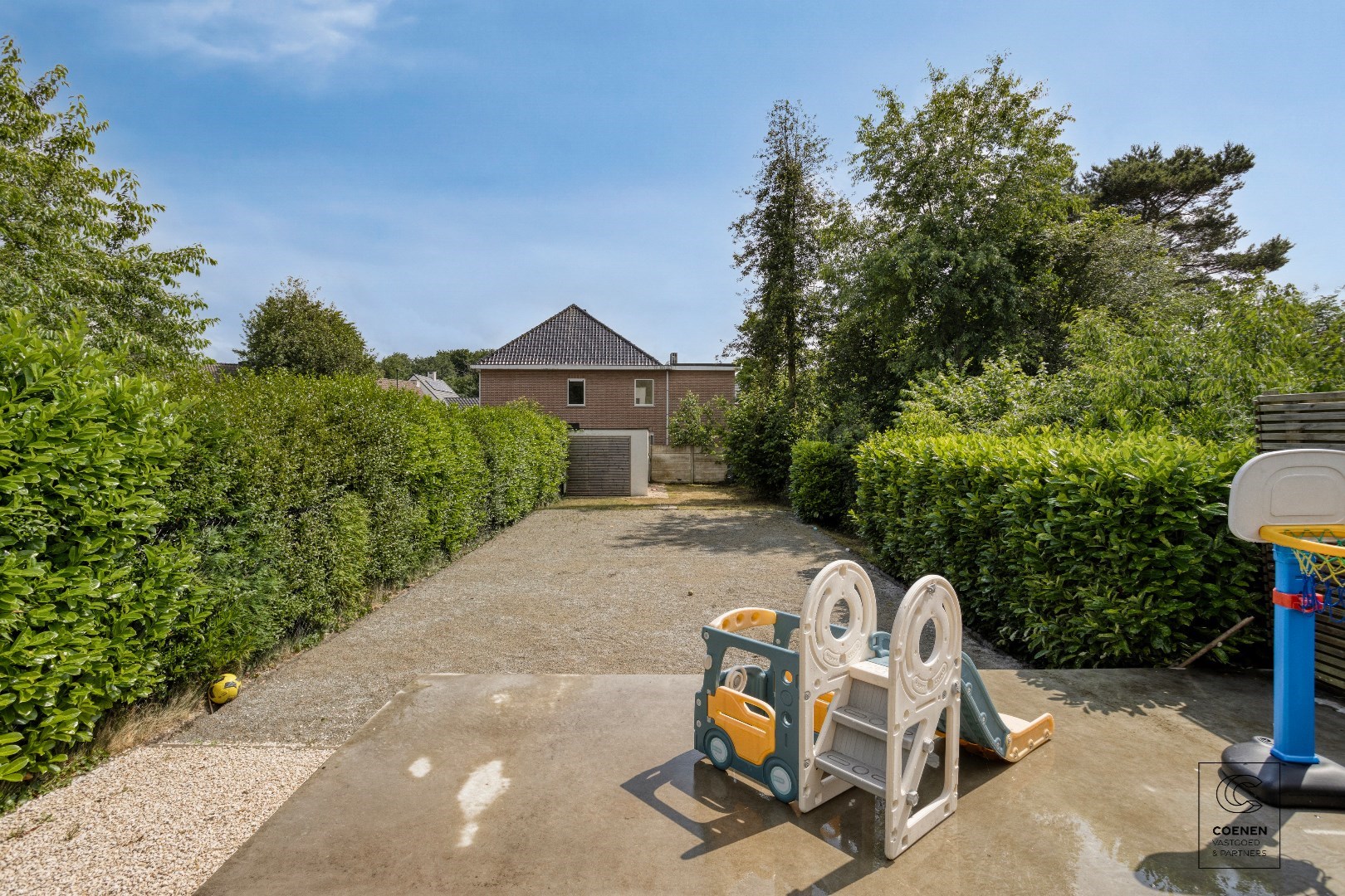 Prachtig volledig gerenoveerde woning met 3 slaapkamers op een TOPlocatie te Schilde! 