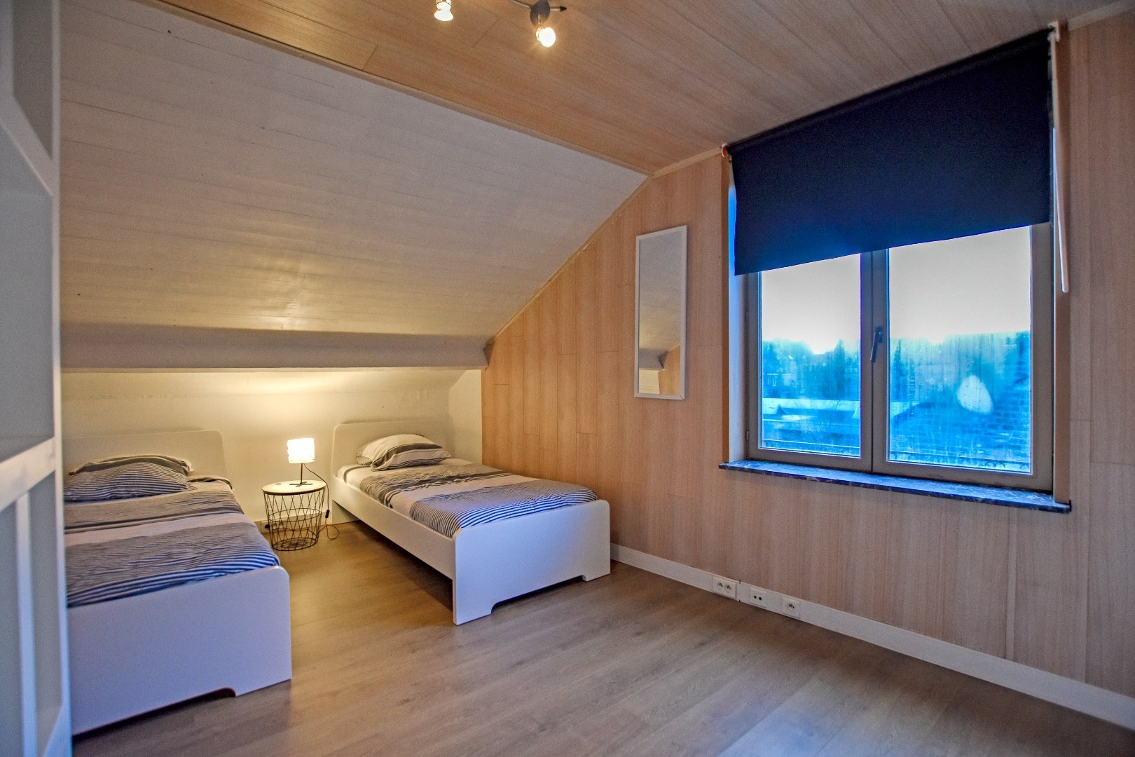 Ruime half open bebouwing te centrum Veurne! 