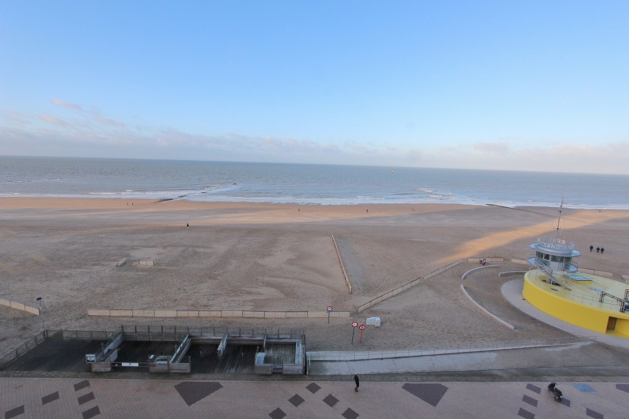 Appartement meubl&#233; de 3 chambres avec vue frontale sur la mer. Id&#233;al comme r&#233;sidence secondaire. 