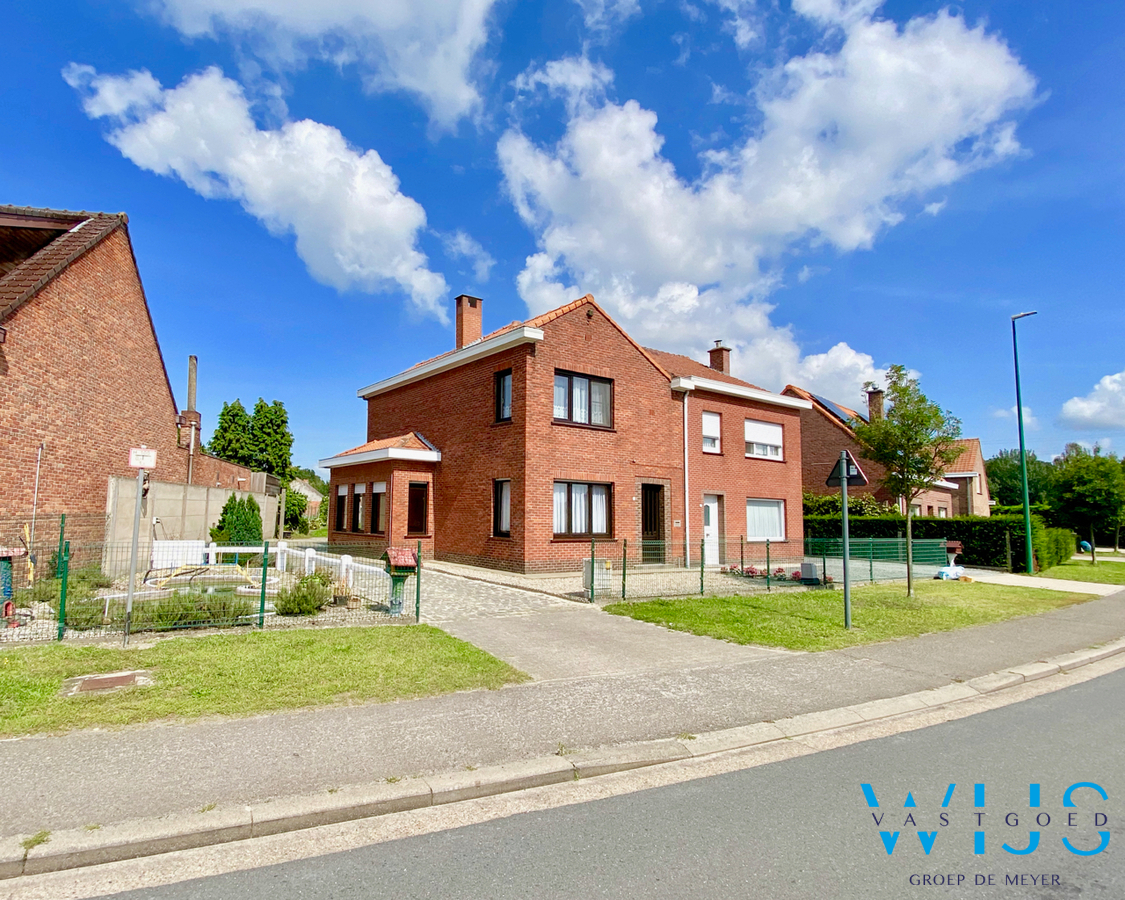 Op te frissen gezinswoning met 3 slaapkamers &amp; tuin te ERTVELDE! 