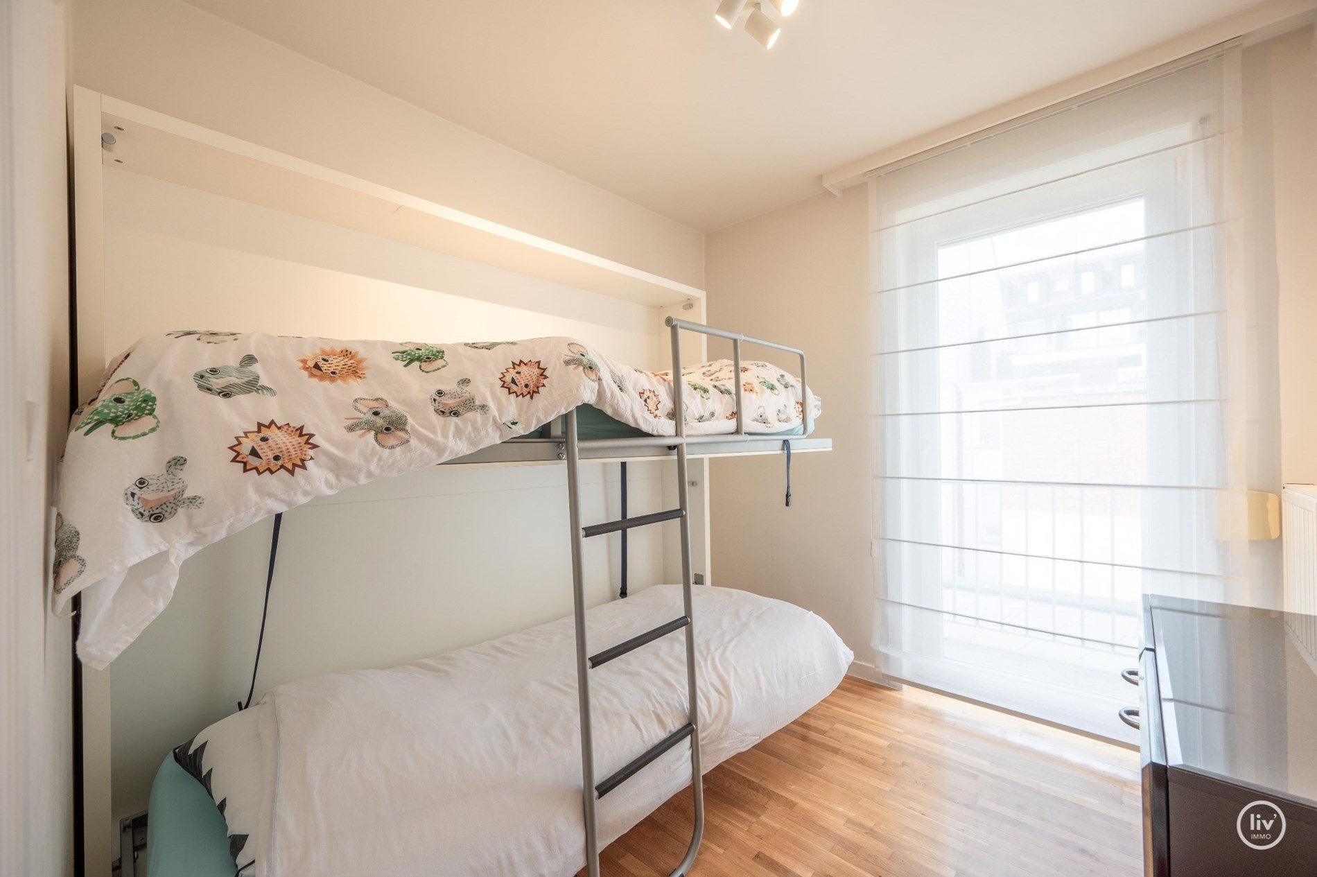 Bel appartement spacieux dans une rue calme de la Lippenslaan (avec possibilit&#233; d&#39;acheter un garage int&#233;rieur). 