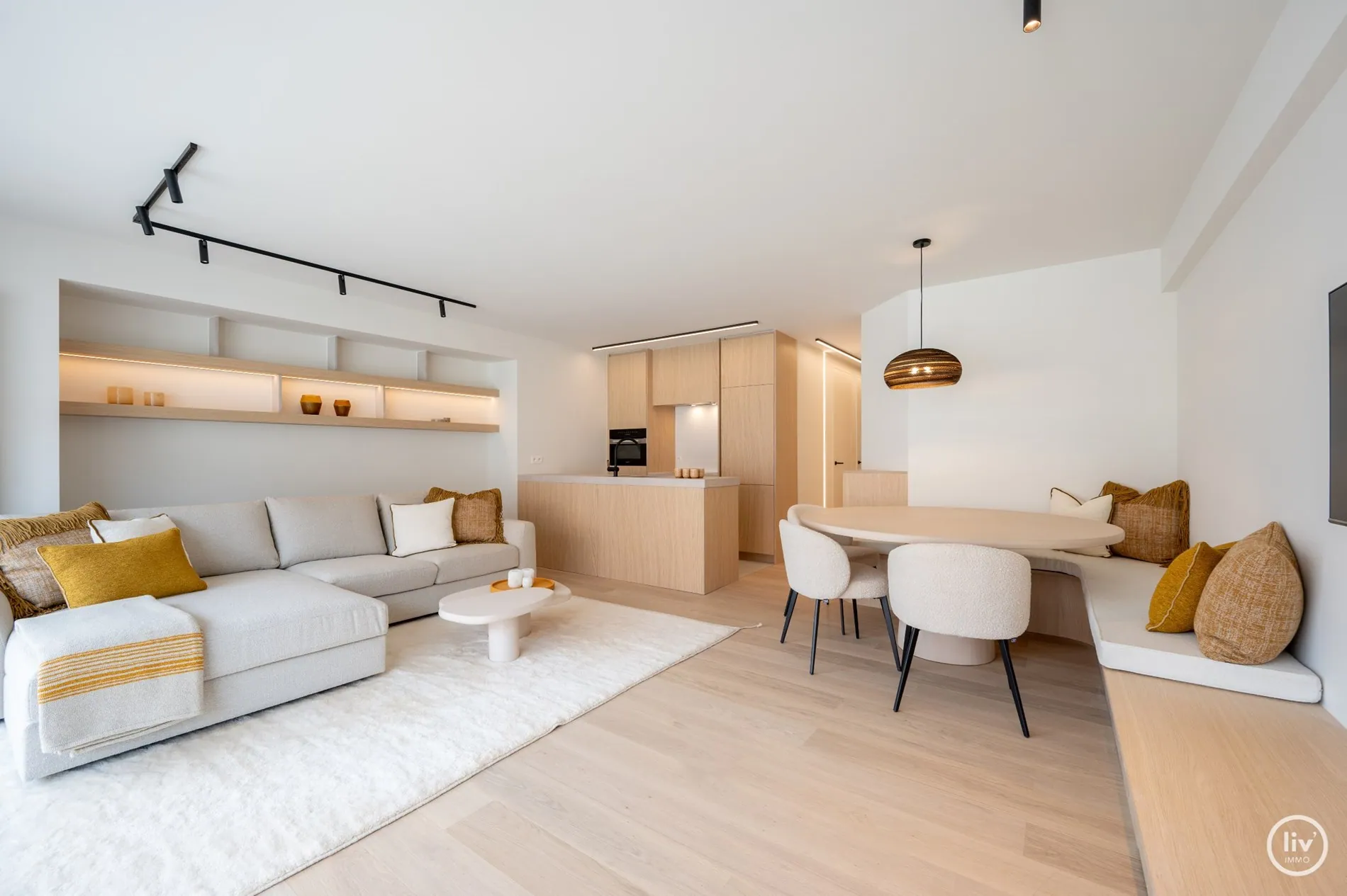 Magnifique appartement rénové de 3 chambres, idéalement situé sur la Zoutelaan, à proximité de la Lippenslaan à Knokke.