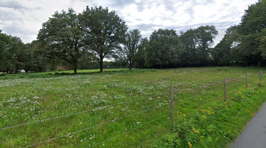 Field with shelter on approx. 45 acres on the border of Lummen/Beringen 