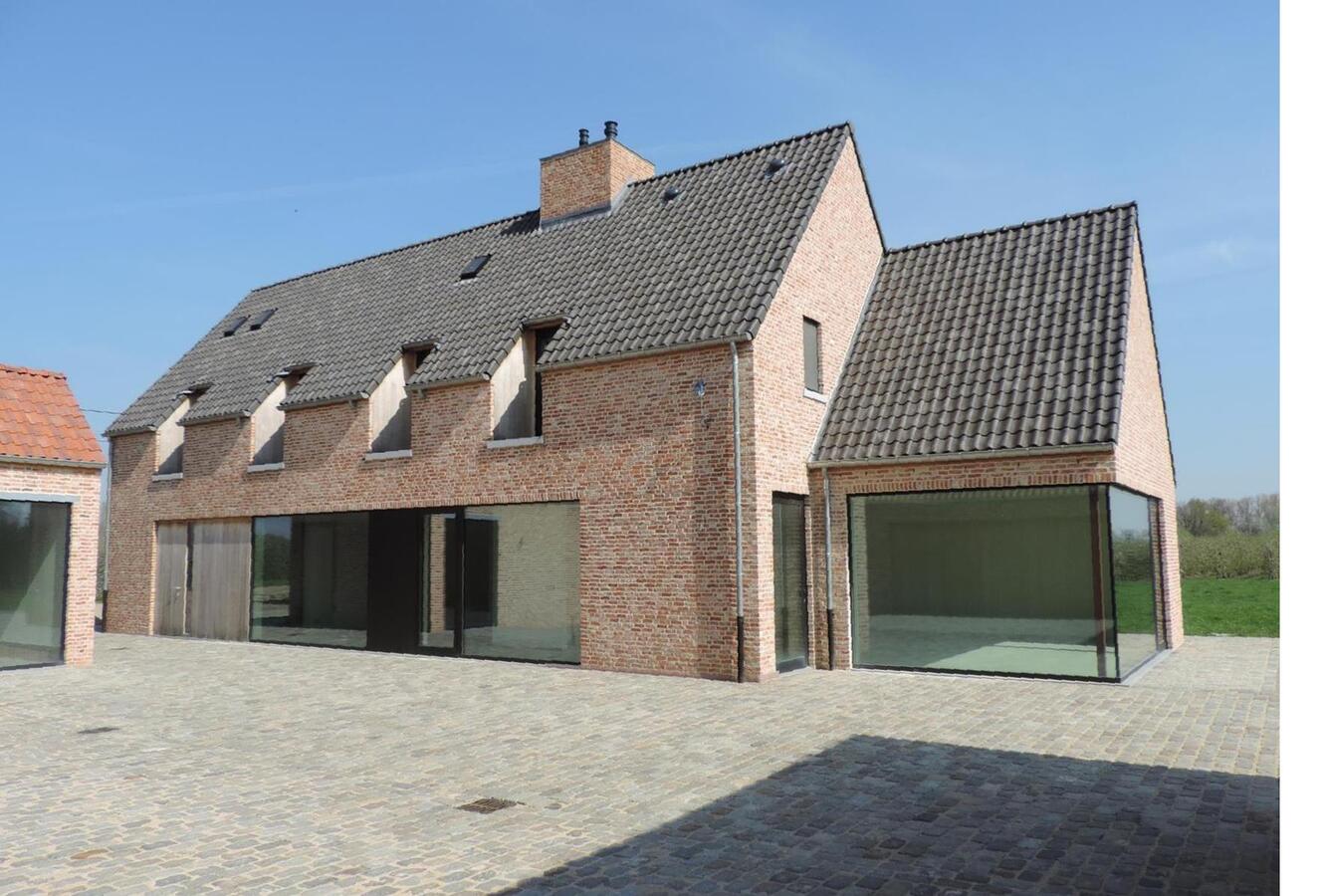 Prachtige nieuwbouwvilla met paardenstallen en weides op ca. 5ha te Herk-de-Stad 