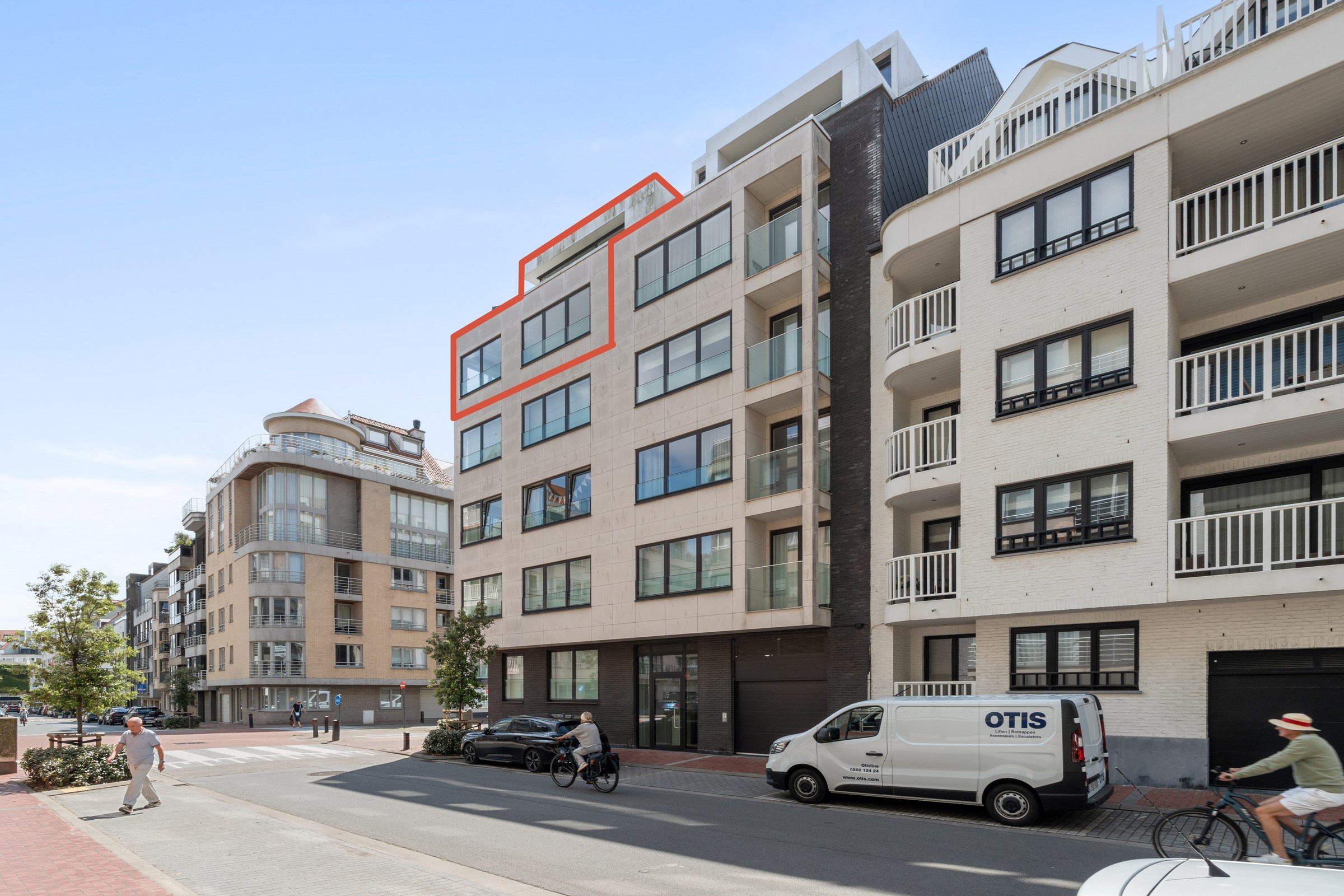 Luxueus duplex-hoekappartement, voorzien van alle comfort, nabij het Rubensplein (Mogelijkheid tot aankoop van een inpandige garage-staanplaats) 