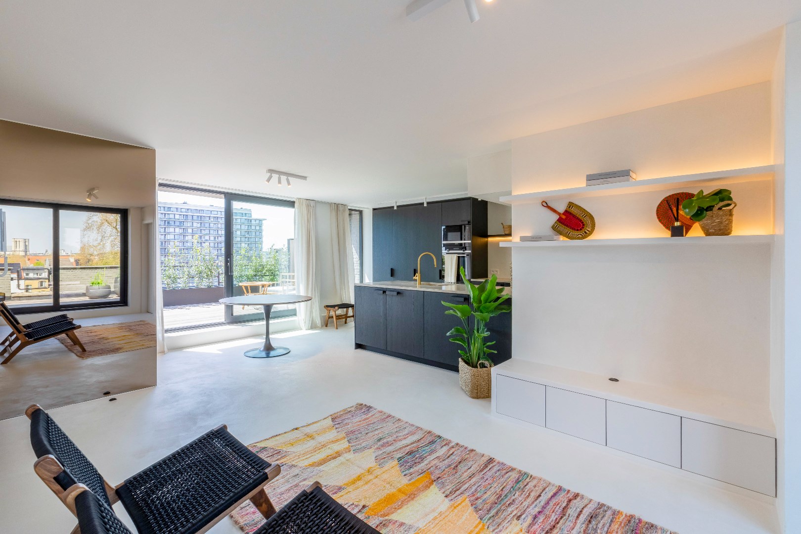 Unieke penthouse met 2 slaapkamers, 2 ruime terrassen en garage 