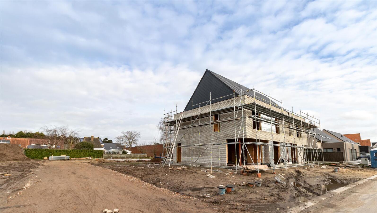 Half-open nieuwbouwwoning met 3 slaapkamers en tuin te Ichtegem 