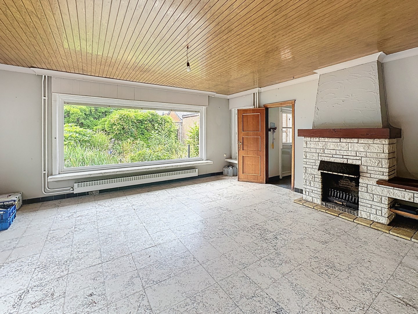 Te renoveren woning op afgesloten perceel van 936m&#178; 