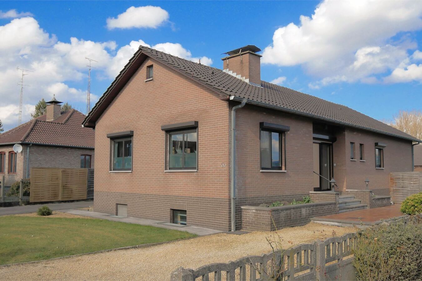 Comfortabele, energiezuinige bungalow op 897 m&#178;. 