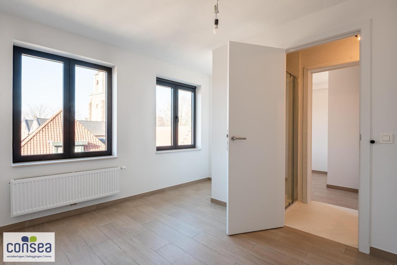 Lichtrijk appartement in het centrum van Maldegem met zicht op de kerk en overdekt terras van 15m&#178; 