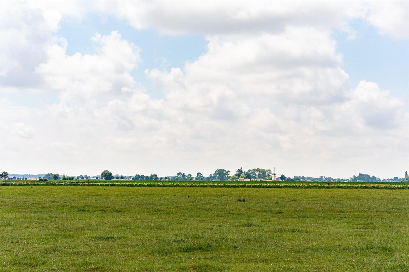 Volledig gerenoveerde gezinswoning met 3 slaapkamers te Koekelare 