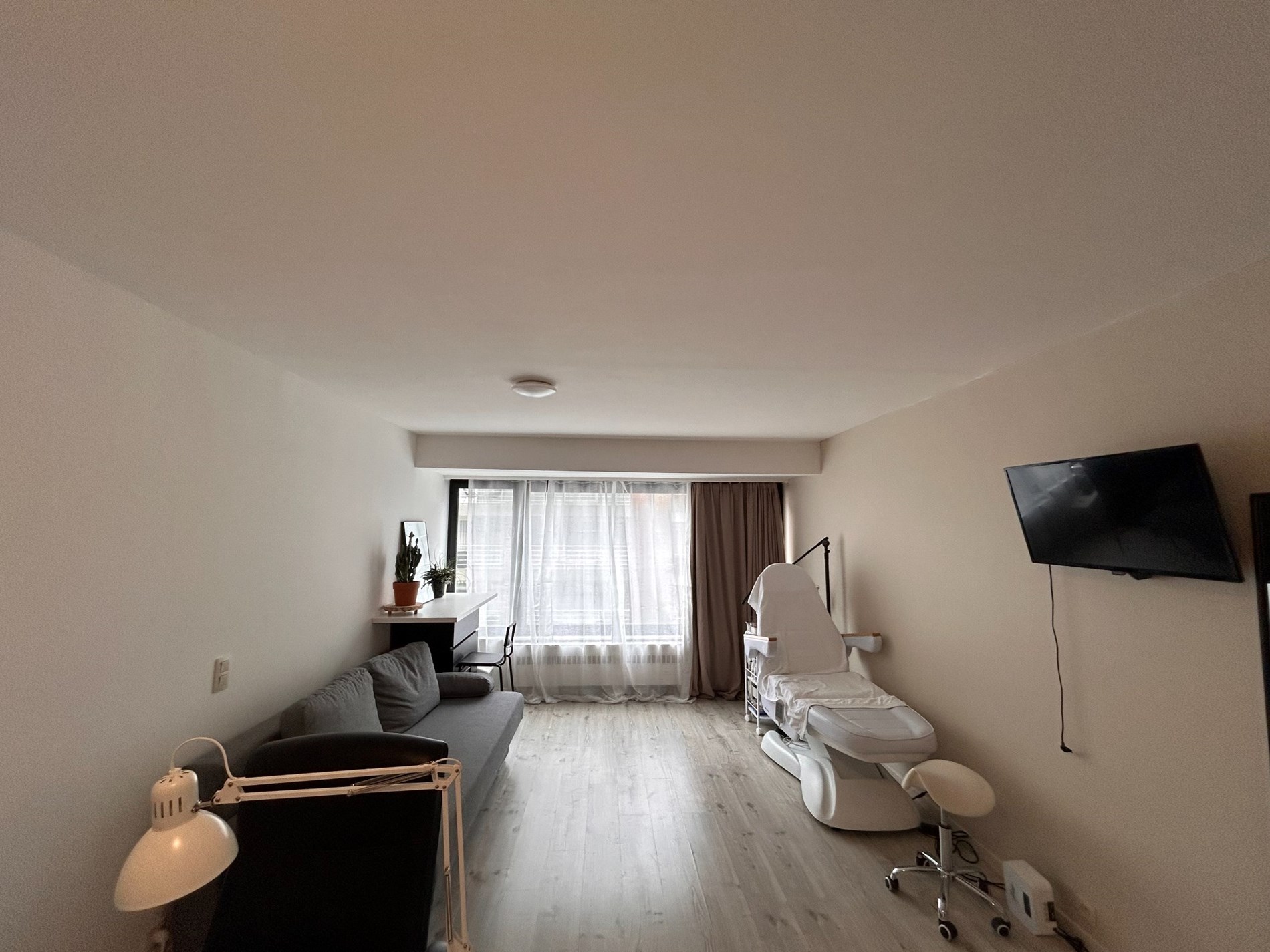 Aangename studio centraal gelegen in de Van Bunnenlaan te Knokke. 