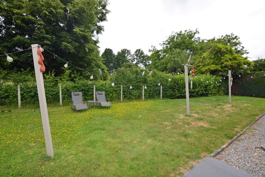 Moderne, energiezuinige woning met 4 slpks op 7a 7ca. 
