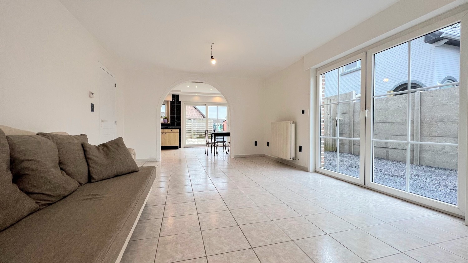 Riante, gerenoveerde woning op perceel van 1020 m&#178; op toplocatie 