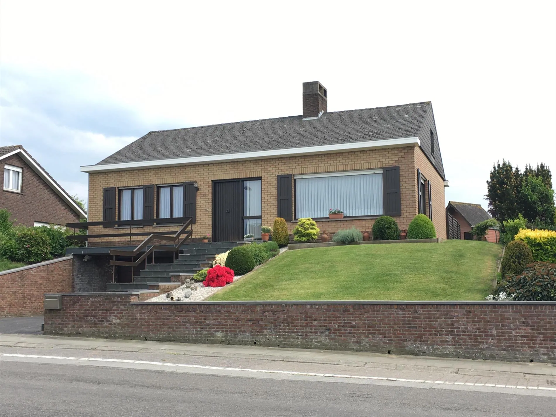  Goed onderhouden bungalow met 3 slaapkamers op 700 m² te Aartrijke