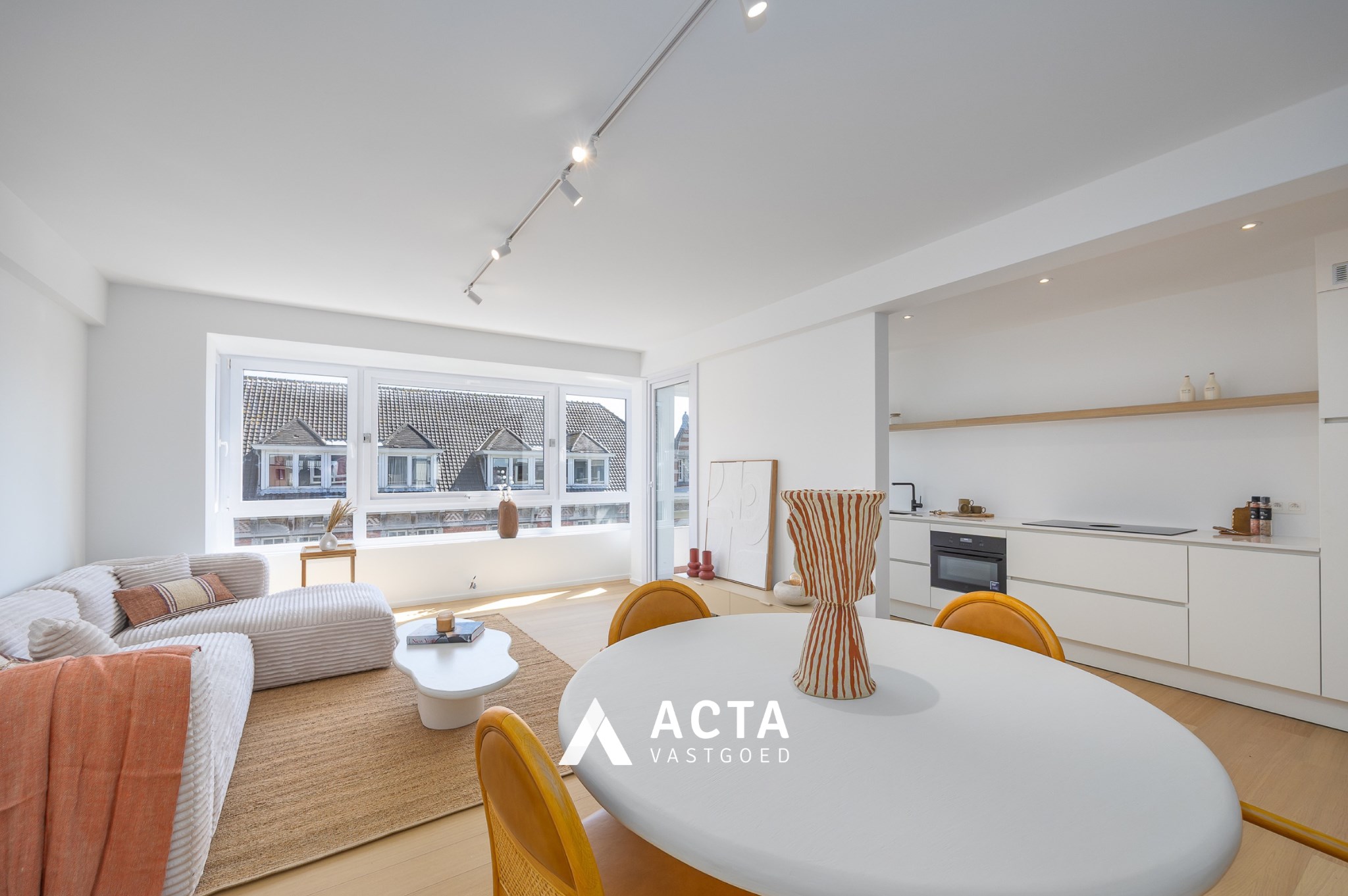 Gerenoveerd appartement op de zesde verdieping aan het Leopold I Plein 