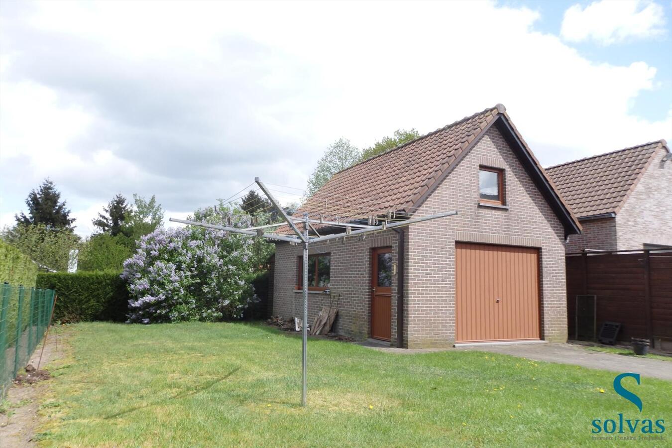 Ruime halfopenbebouwing met 4 slaapkamers en tuin 