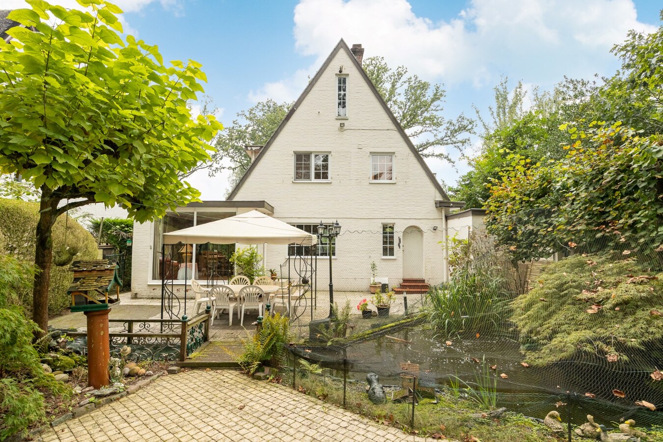 Karaktervolle villa op een perceel van  1.779 m&#178; te Schilde op wandelafstand van het centrum 
