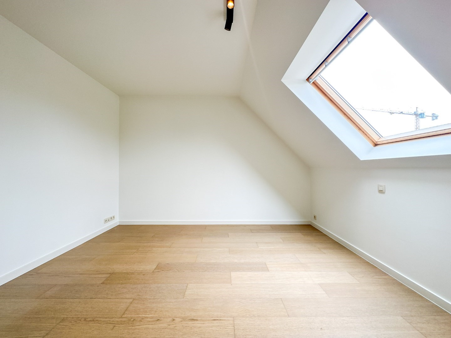 Instapklare woning met 3 slpk, tuin, autostaanplaats, rustige gelegen te Lichtervelde 
