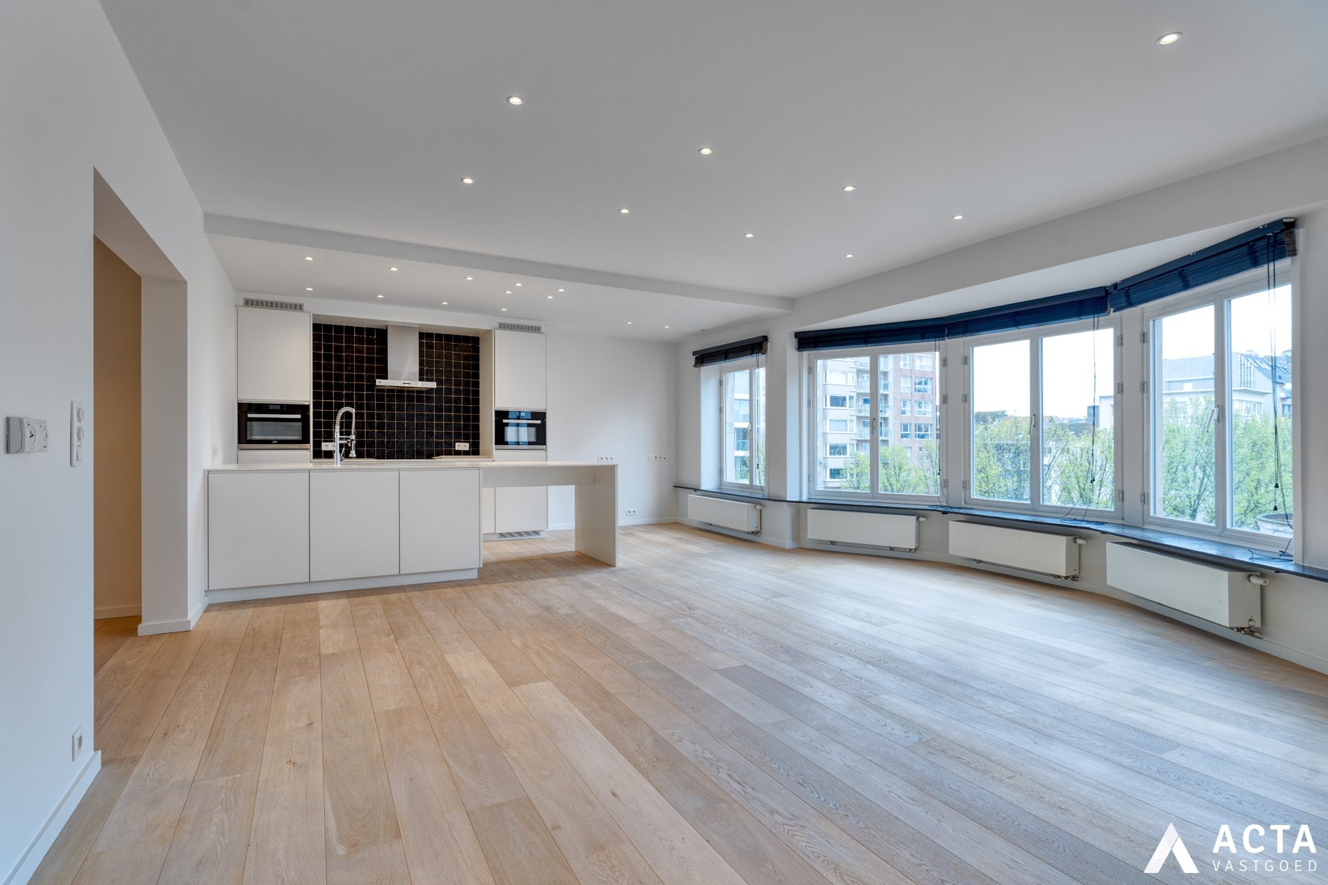 Ruim instapklaar appartement met twee slaapkamers in het centrum van Oostende 