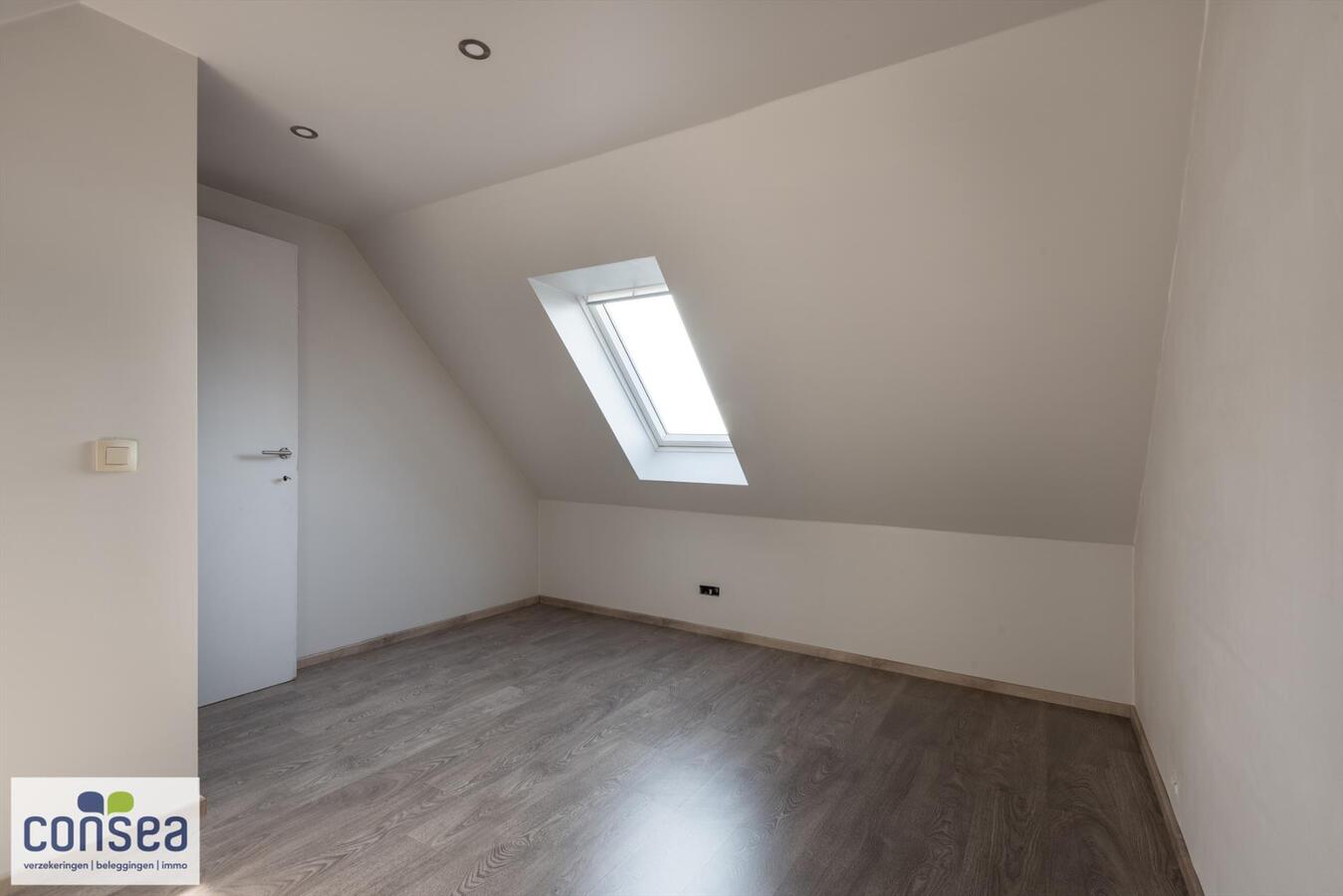 Instapklaar duplex appartement met 3 slaapkamers, inclusief parkeelplaats. 