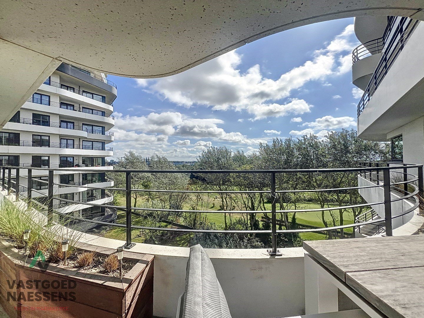 MAGNIFIQUE APPARTEMENT 1 CHAMBRE TERRASSE ENSOLEILLEE 