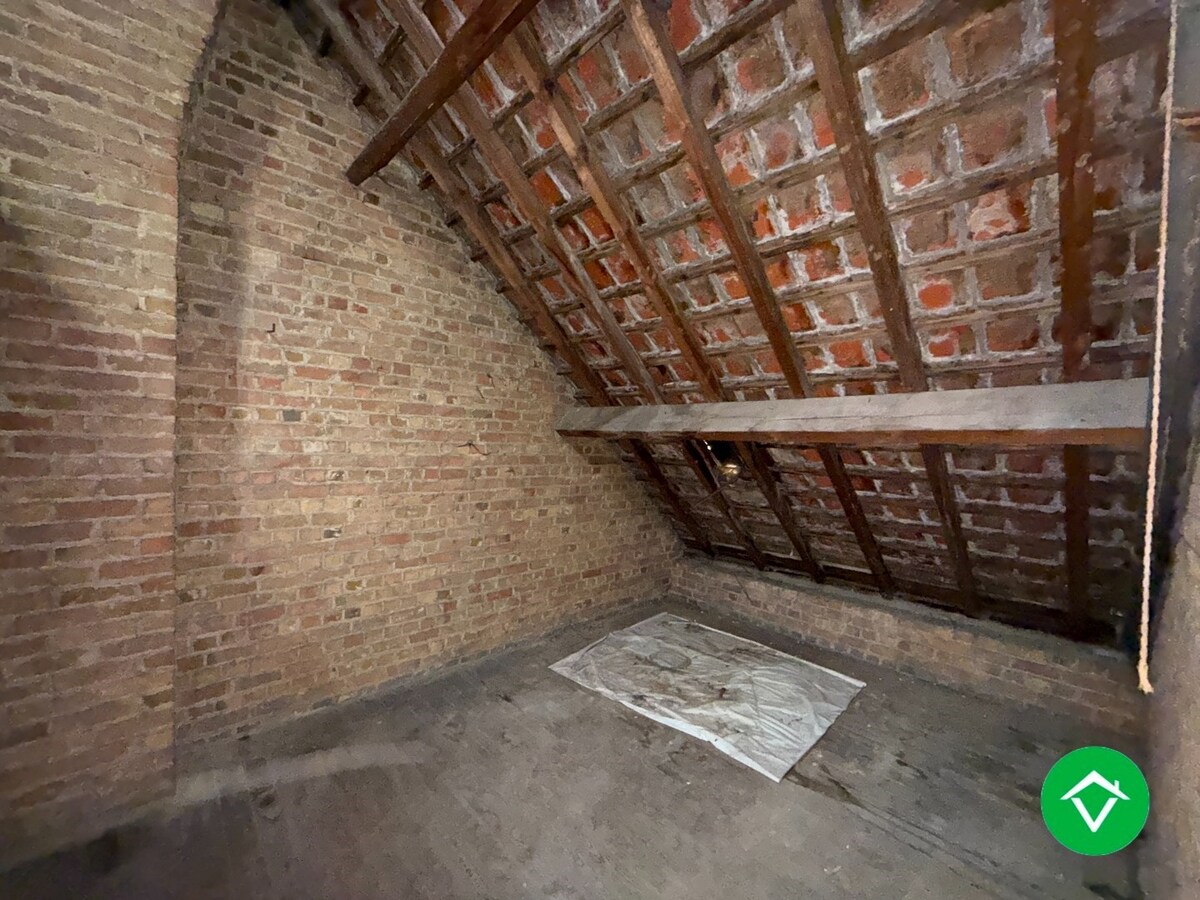 Rijwoning met 3 slaapkamers en tuin op centrale ligging te Roeselare 