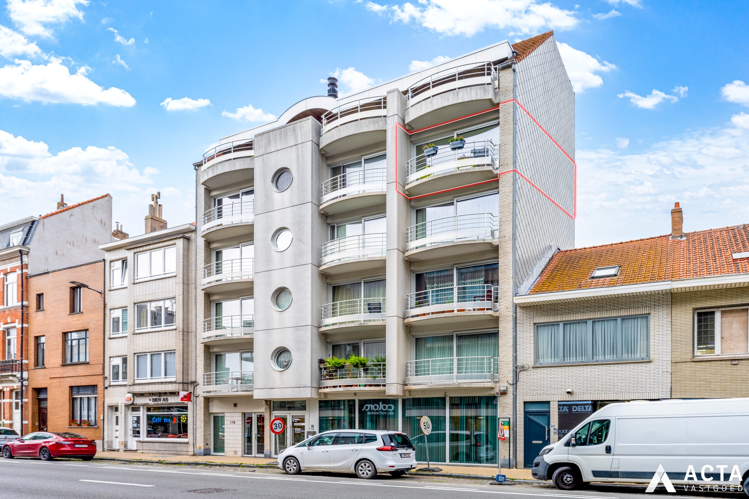 Instapklaar appartement met twee terrassen in hartje Mariakerke! 