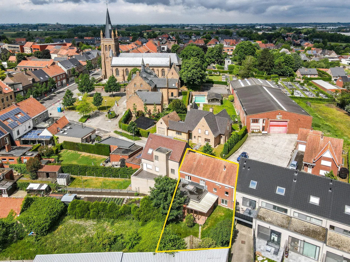 Zeer ruime woning met enorm veel potentieel!